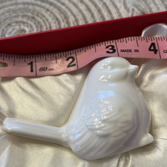 NIB Pier 1 Imports White Birds Salt Pepper Shaker Set Ceramic - Picture 4 of 5